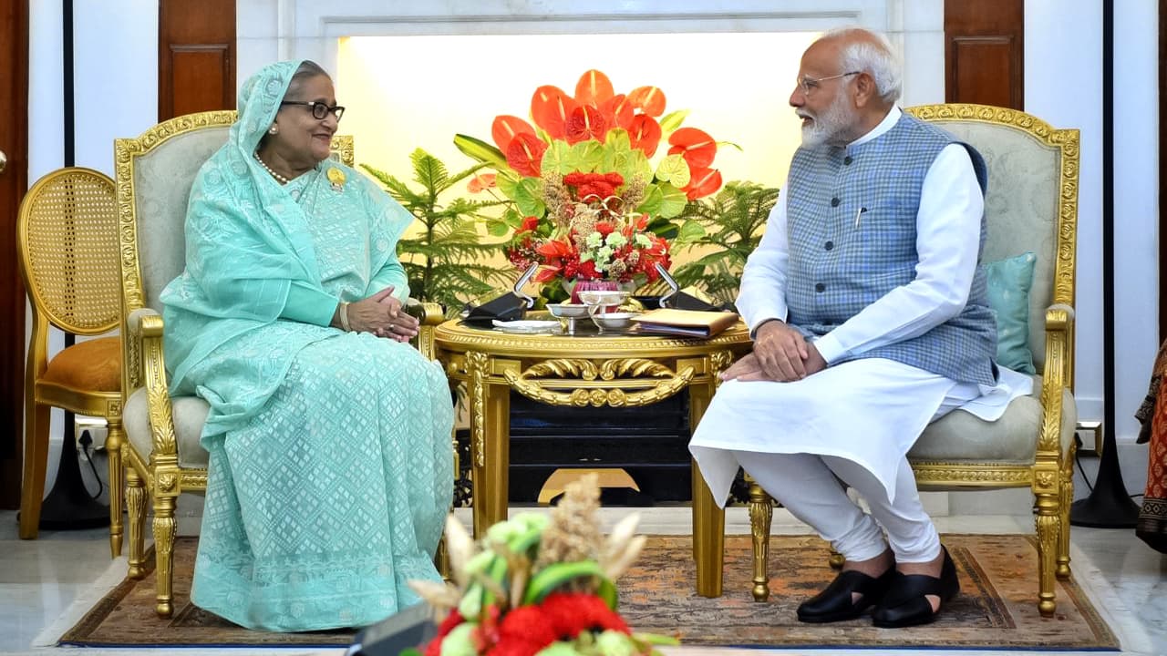 শেখ হাসিনার নয়াদিল্লি সফরে এল ১৩ ঘোষণা