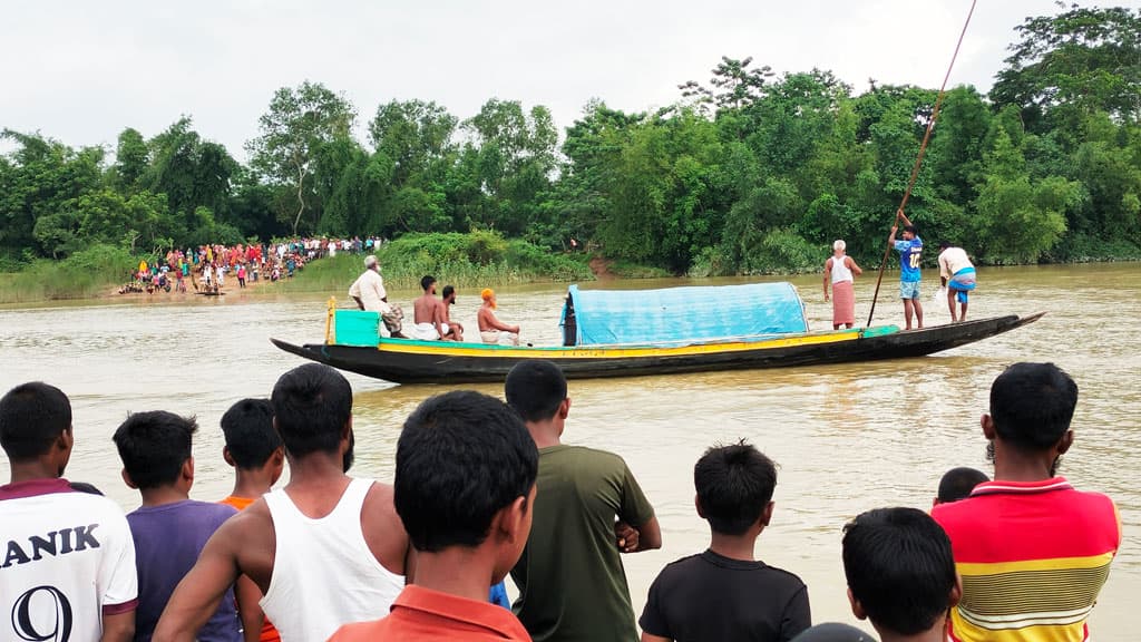 সোমেশ্বরী নদীতে নৌকা ডুবে মাদ্রাসাছাত্রী নিখোঁজ 