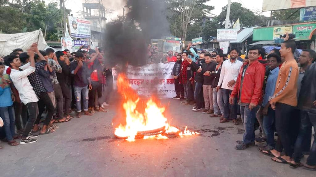 পটুয়াখালীতে ইউনিয়ন আ. লীগের কমিটি নিয়ে উত্তাপ, কাল অর্ধদিবস হরতাল