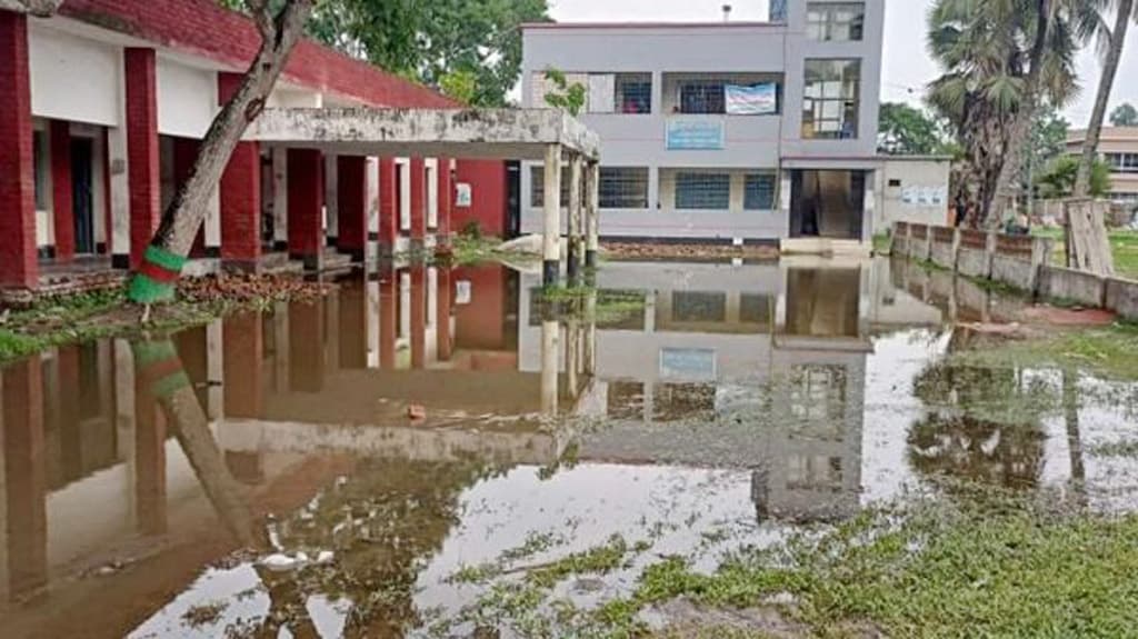 সখীপুরে ঝড়-বৃষ্টিতে পাঁচ সরকারি কার্যালয় জলাবদ্ধ