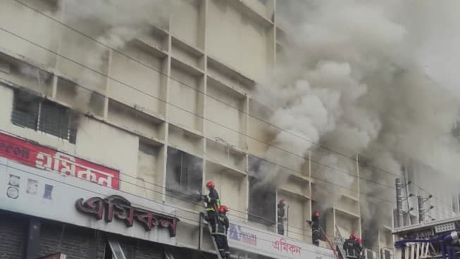 এমিকন ভবনের সব ব্যবসায়ীর ট্রেড লাইসেন্স স্থগিত