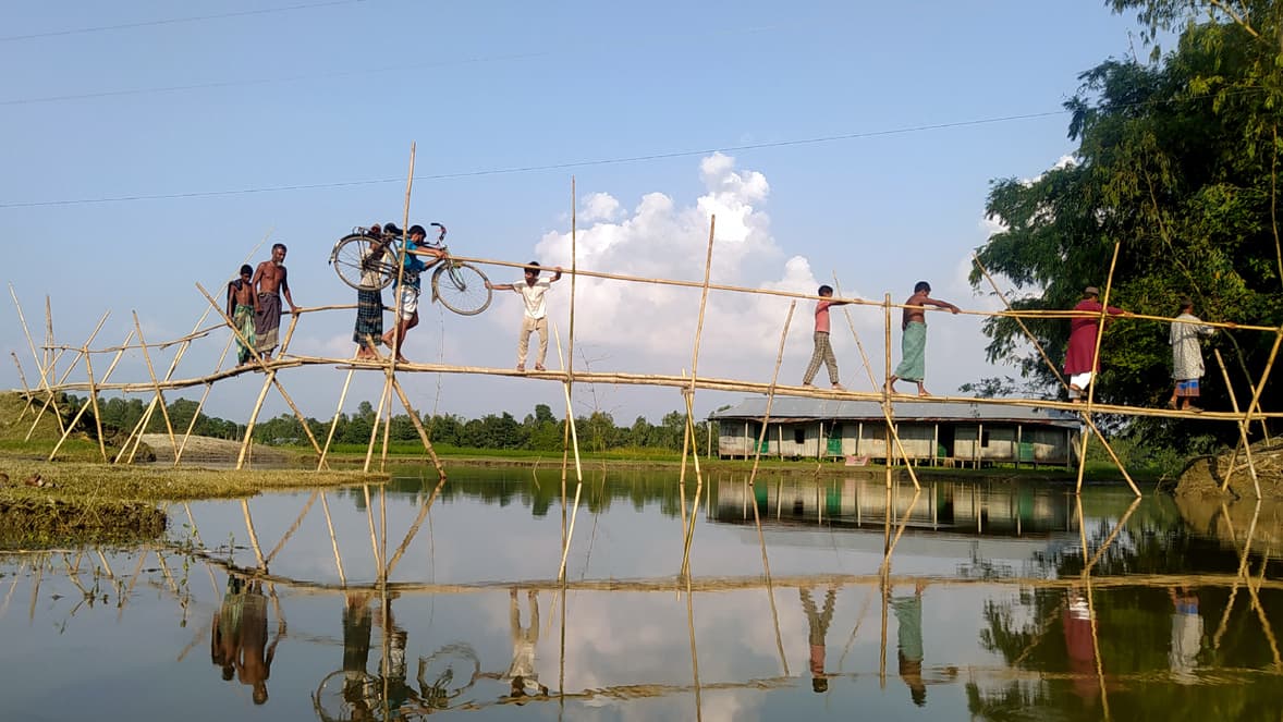 পারাপারে সাঁকোই ভরসা