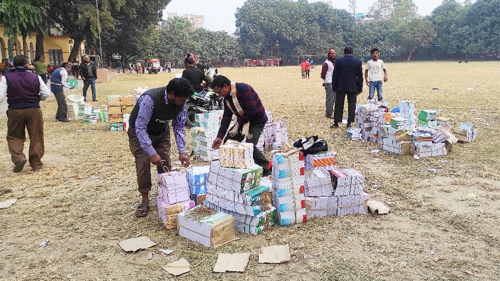 বিদ্যালয়ে পাঠানো হচ্ছে নতুন বই