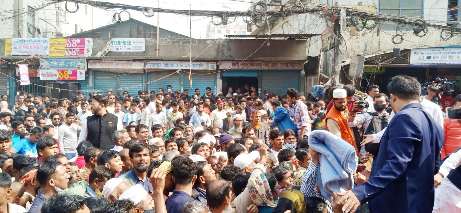 কম্বল বিতরণে বিশৃঙ্খলা,  আওয়ামী লীগের মহিলা নেত্রীর দুঃখপ্রকাশ