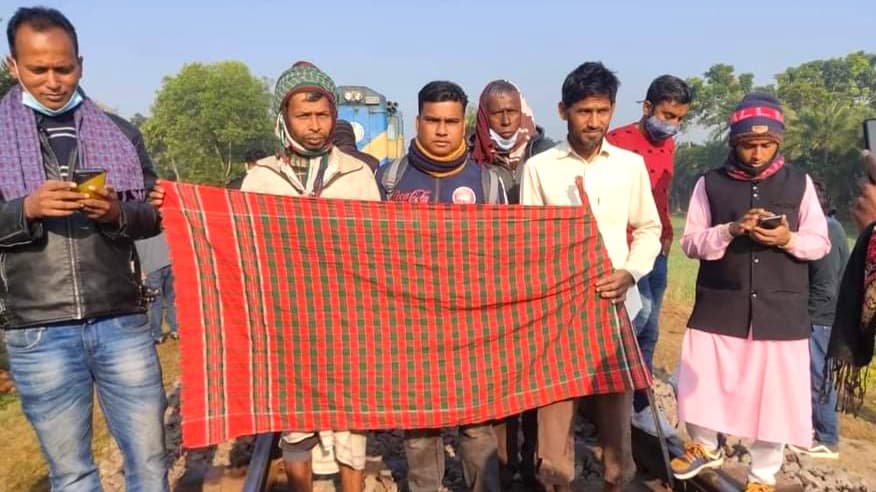 অল্পের জন্য রক্ষা পেল ‘বনলতা এক্সপ্রেস’