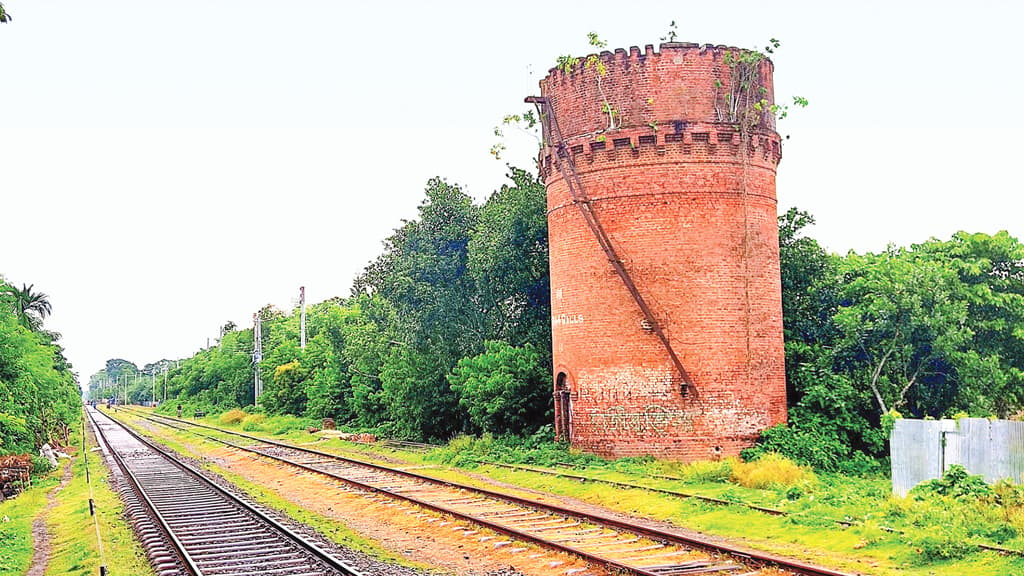 জল নেই যে জলঘরে