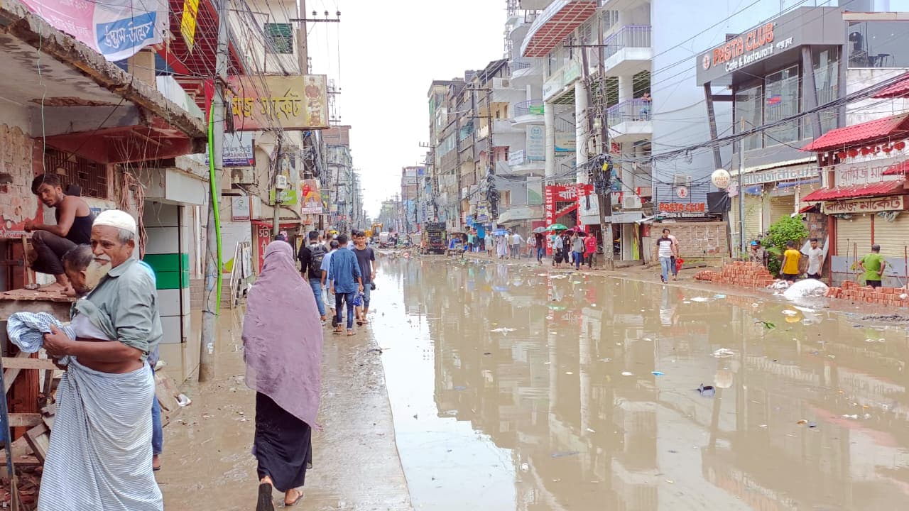 ২০ মিনিটের বৃষ্টিতে ডুবল কক্সবাজার