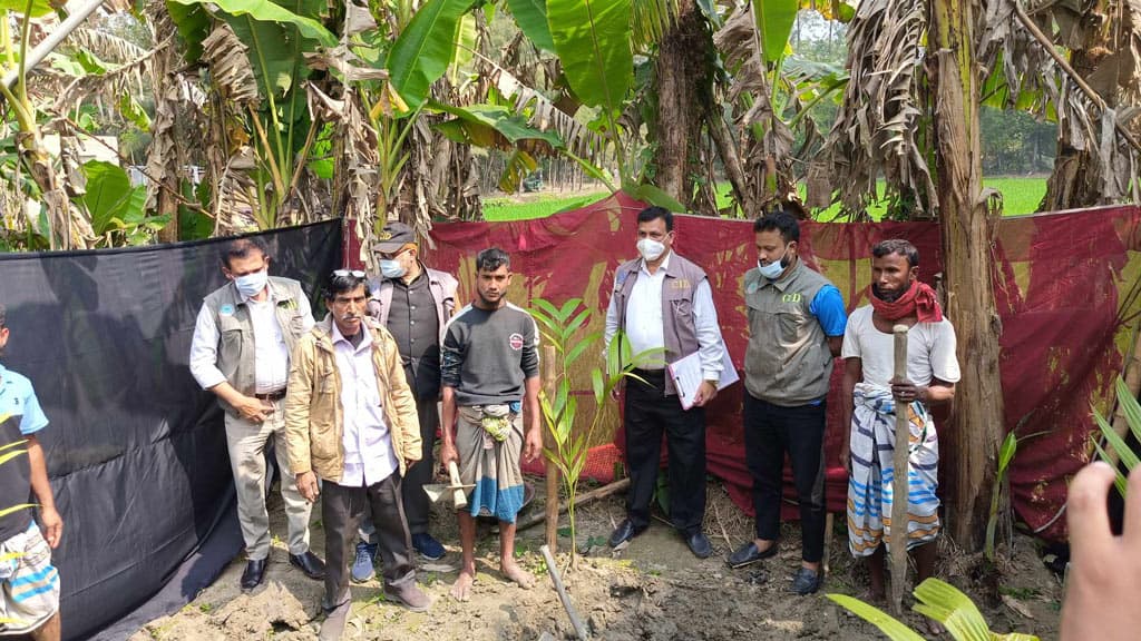 শ্বশুর বাড়িতে দাফনের ২ মাস পর গৃহবধূর লাশ উত্তোলন 