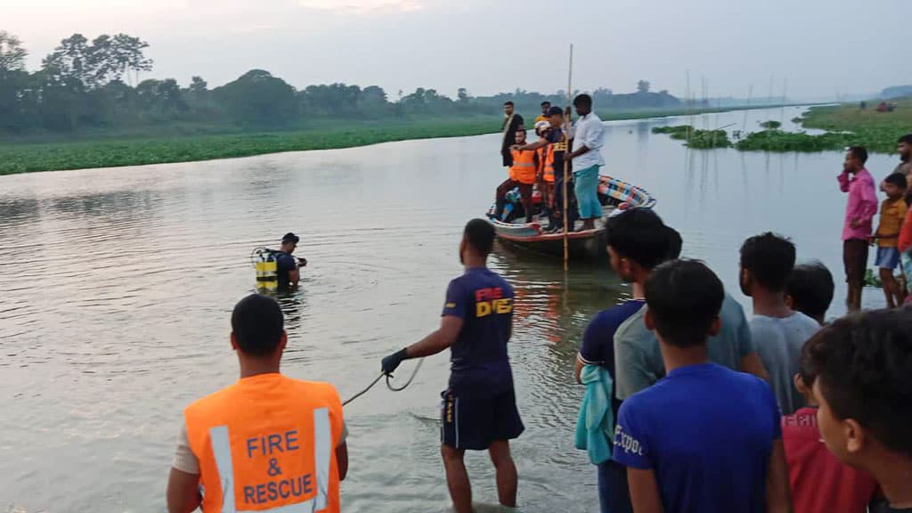 নরসিংদীতে শীতলক্ষ্যায় গোসলে নেমে ২ কিশোরী নিখোঁজ