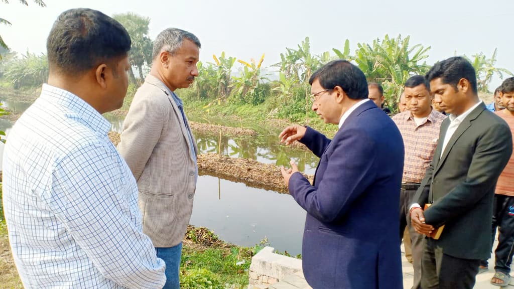 ‘ভাসমান বেডে উৎপাদিত সবজি দেশের অর্থনীতিতে ভূমিকা রাখবে’