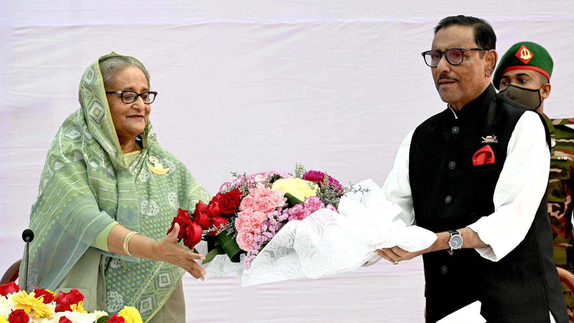 এতবার পার্টির দায়িত্বে থাকা ঠিক না, দুঃসময় বিবেচনায় মানা করিনি: শেখ হাসিনা