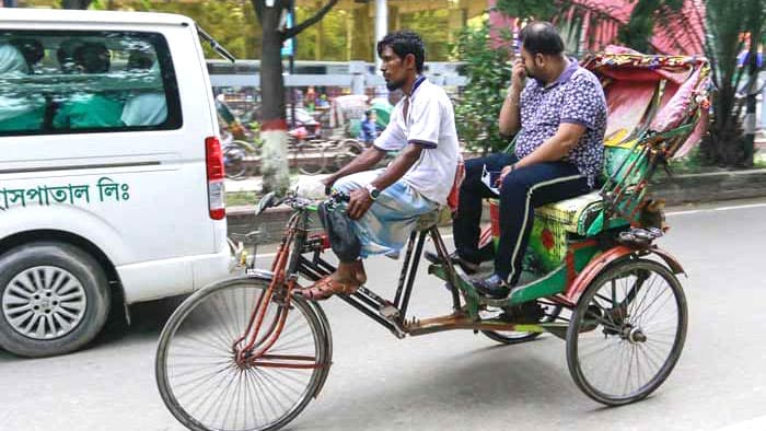 প্রধানমন্ত্রীর ঘোষণার পর অটোরিকশায় চাঁদাবাজি বন্ধ, কমেছে ভাড়া