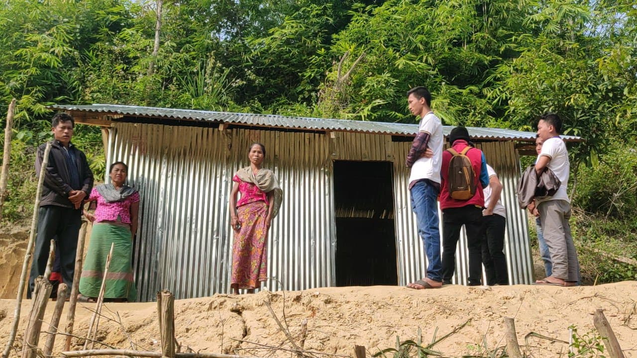 যাঁরা ঘর দিয়েছেন তাঁরাই ভাই-বোন