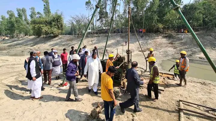 ব্রহ্মপুত্র নদে সেতুর সম্ভাব্যতা যাচাই চলছে, আশায় মানুষ