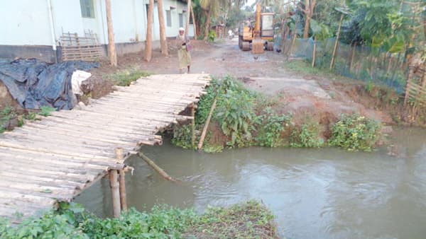 নিশ্চিহ্ন সেতু, ভরসা সাঁকো