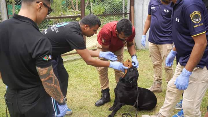 পুলিশের ডগ স্কোয়াডকে প্রশিক্ষণ দিল যুক্তরাষ্ট্র 