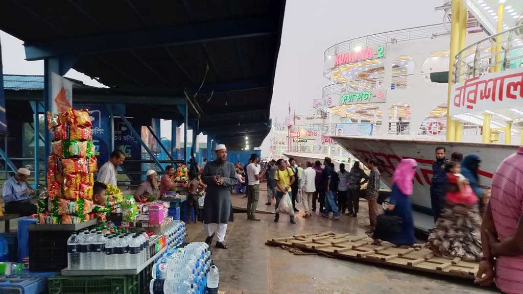 বুধবার থেকে লঞ্চের অগ্রিম টিকিট