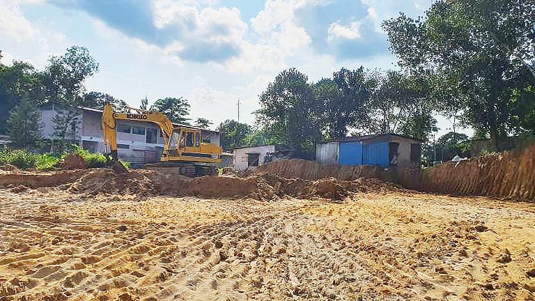 রাঙ্গুনিয়ায় পাহাড় কেটে মাটি বিক্রির অপরাধে একজনকে অর্থদণ্ড