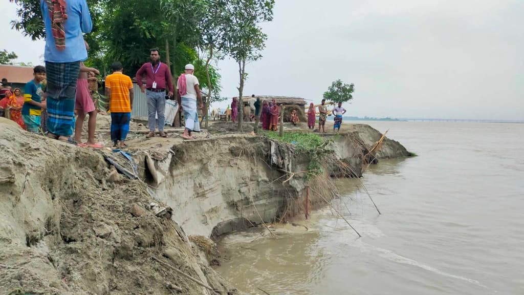 যমুনার পানি বেড়ে ভূঞাপুরের চরাঞ্চল ও নিচু এলাকা প্লাবিত