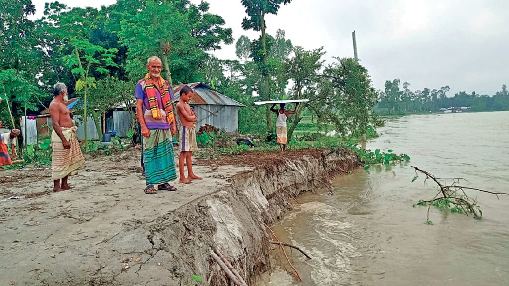 তিস্তাপারের মানুষ ভাঙনে দিশেহারা