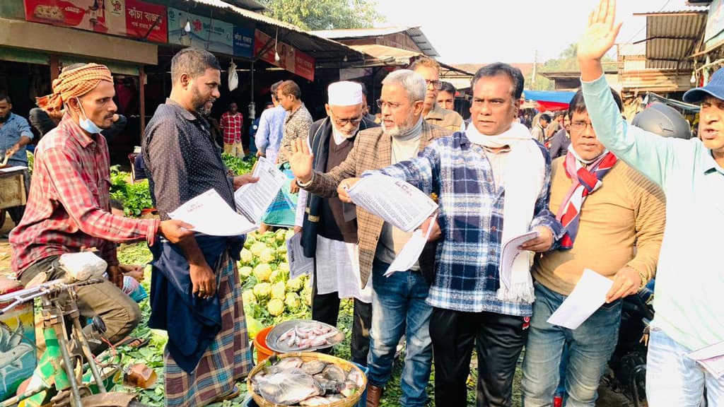 অসহযোগ আন্দোলন সফল করতে টাঙ্গাইলে বিএনপির লিফলেট বিতরণ