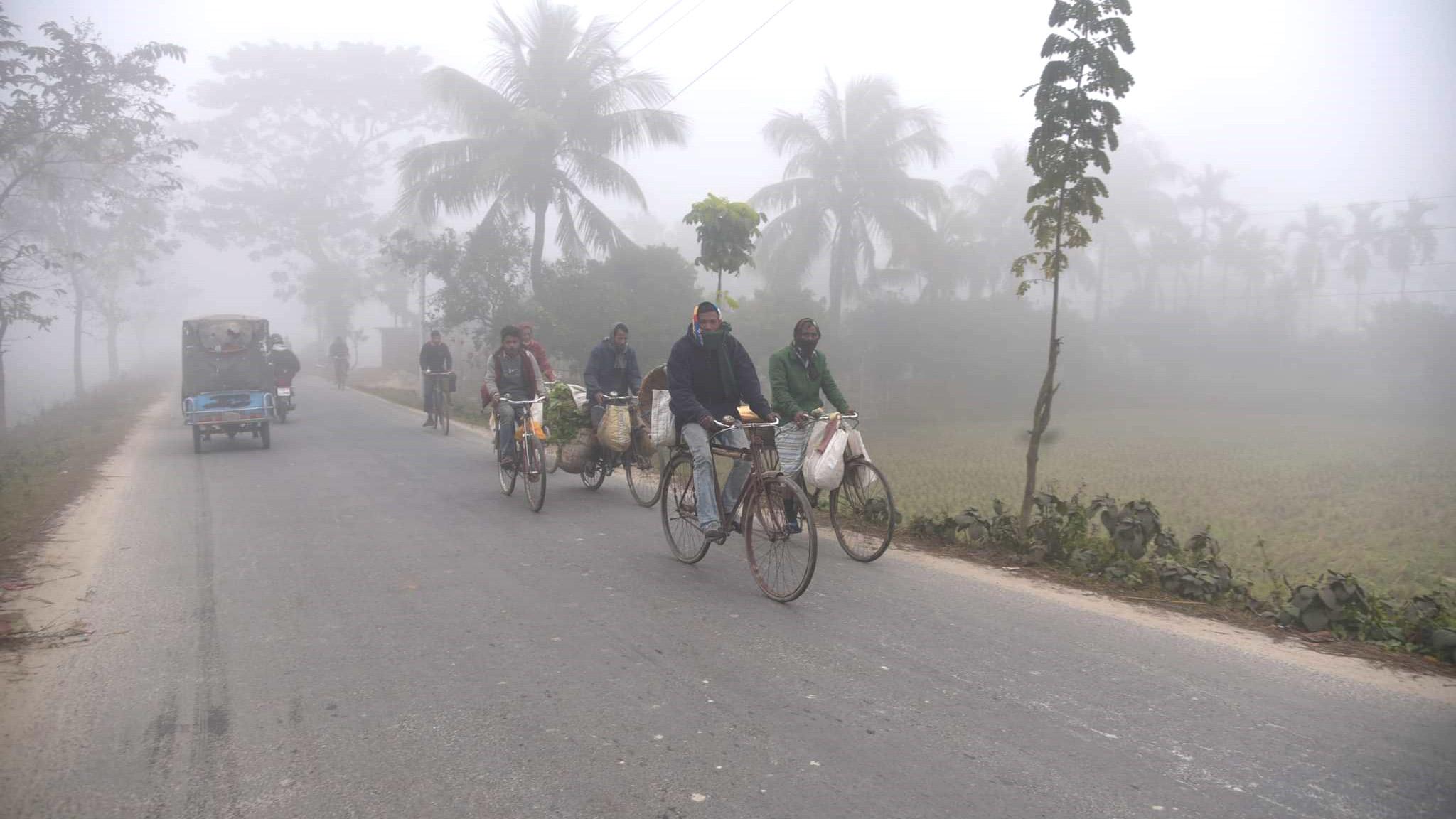 টানা শৈত্যপ্রবাহে দুর্ভোগ