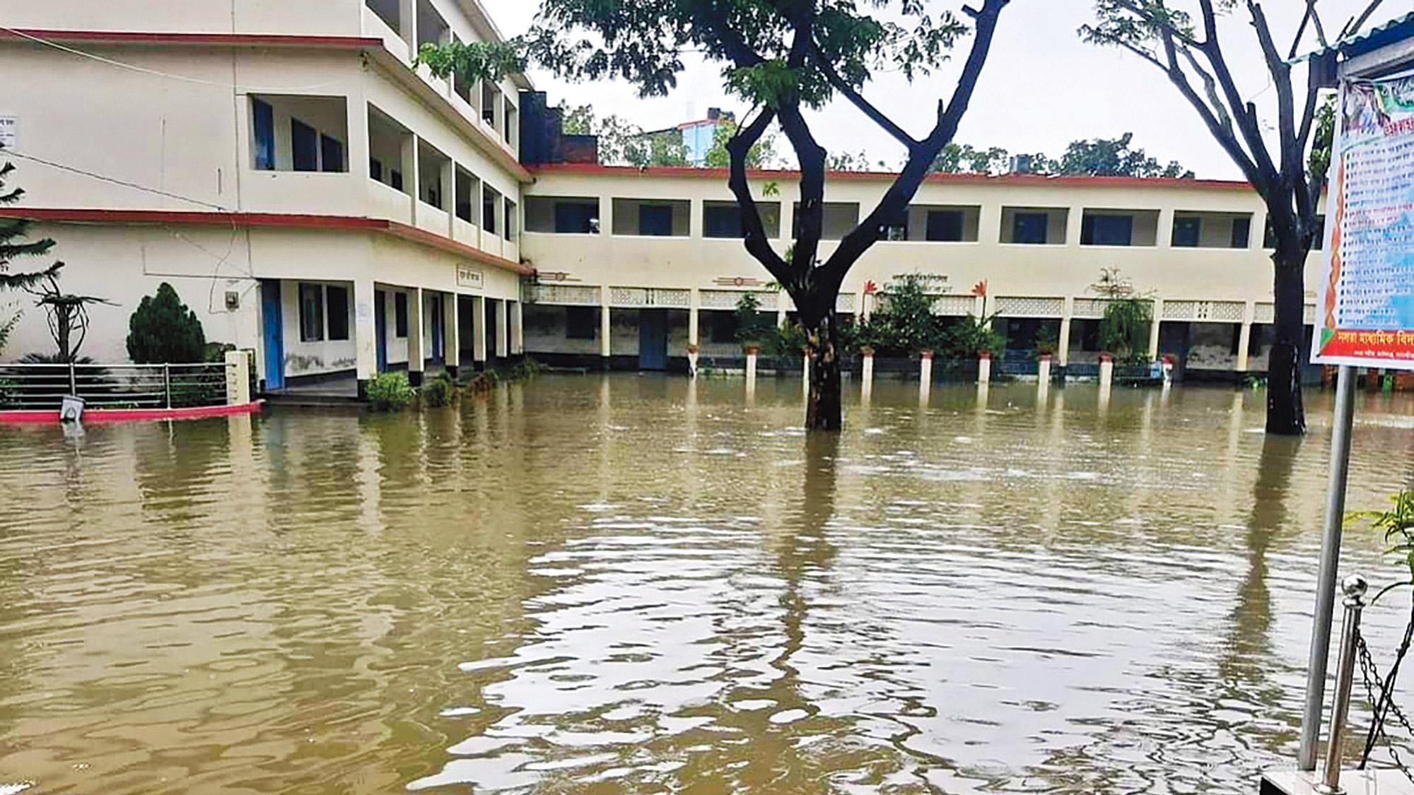 ৩ বিভাগের বন্যাকবলিত শিক্ষাপ্রতিষ্ঠানের তথ্য চেয়েছে মাউশি