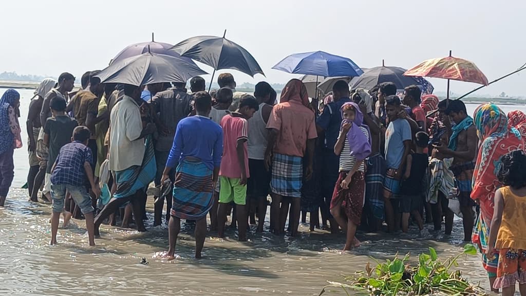 তিস্তার চরে আটকে ছিল তরুণীর মরদেহ, পিছমোড়া করে বাঁধা মেহেদিরাঙা হাত