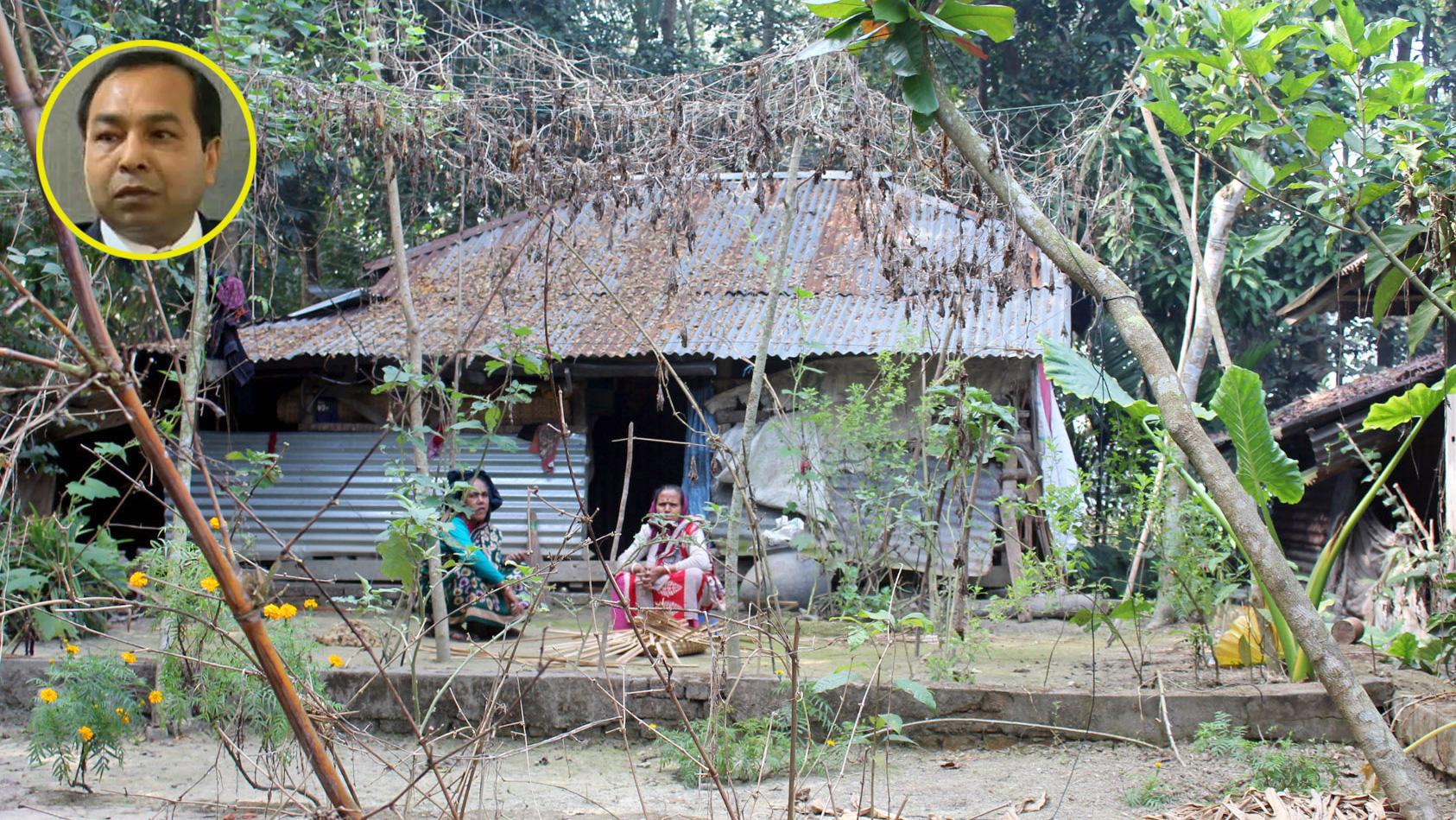 পিরোজপুরে পি কে হালদারের পৈতৃক ভিটায় শুধু ভাঙা ঘর, আতঙ্কে স্বজনেরা