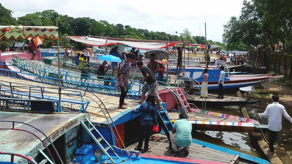 হাওরে পর্যটকদের আগমনে নিষেধাজ্ঞা