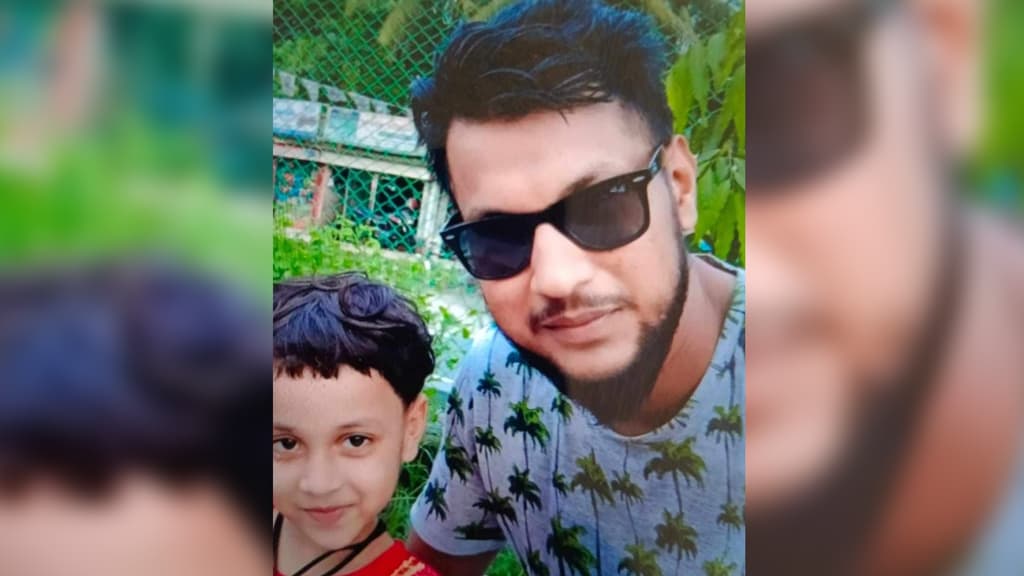 বরিশালে সাবেক স্ত্রীর সঙ্গে ঝগড়া: সন্তানকে হত্যার পর গলা কেটে যুবকের আত্মহত্যা