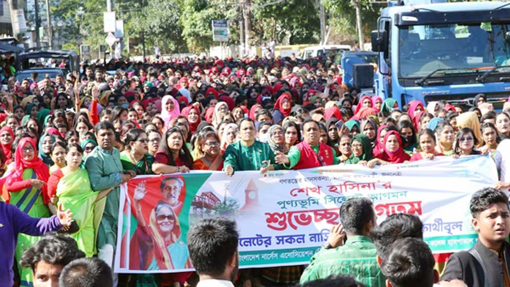 সিলেটে শেখ হাসিনার নির্বাচনী জনসভায় নারীদের ঢল