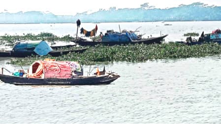 জলেই জন্ম-মৃত্যু মানতাদের