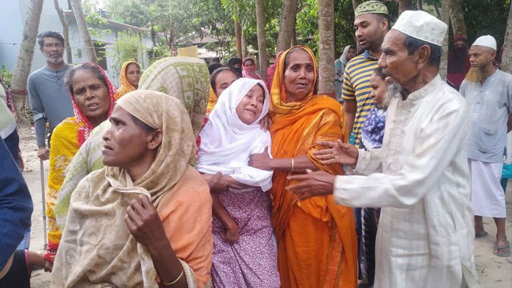 ঈদ করতে বাবার বাড়ি যাচ্ছিলেন, বেপরোয়া বাস কেড়ে নিল ৩ বোনের প্রাণ