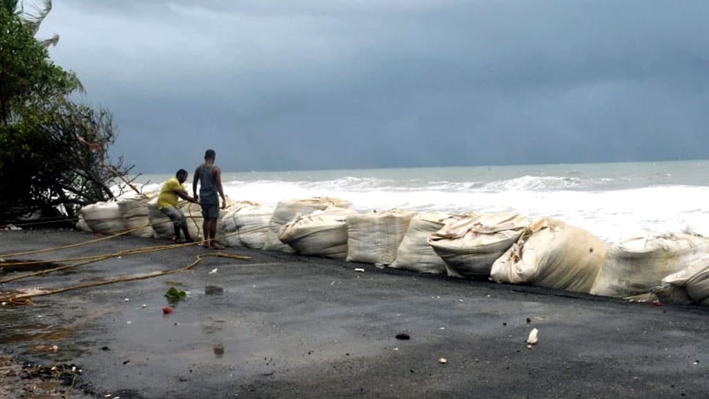 সোমবার আঘাত হানতে পারে ঘূর্ণিঝড় 'ইয়াস'