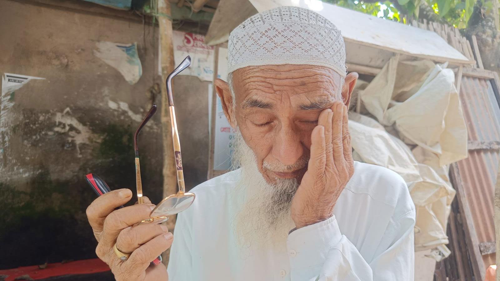 বীর নিবাসের নির্মাণকাজ বন্ধ, ভাঙা ঘরে অপেক্ষায় মুক্তিযোদ্ধা মন্তাজ আলী