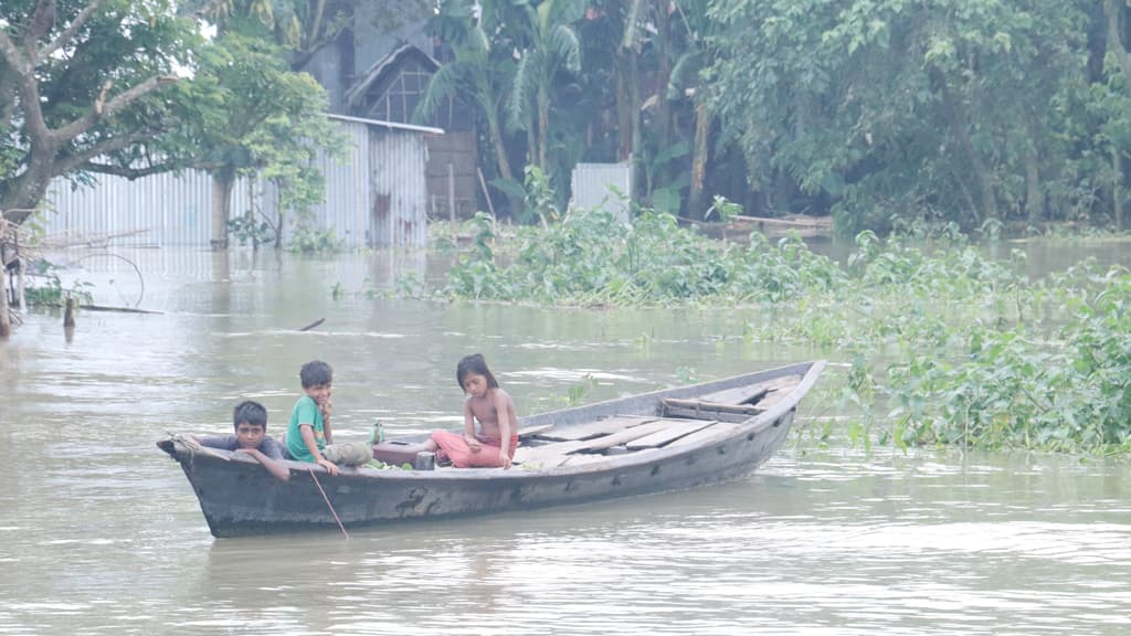 পানিবন্দী ৬২ গ্রামের মানুষ