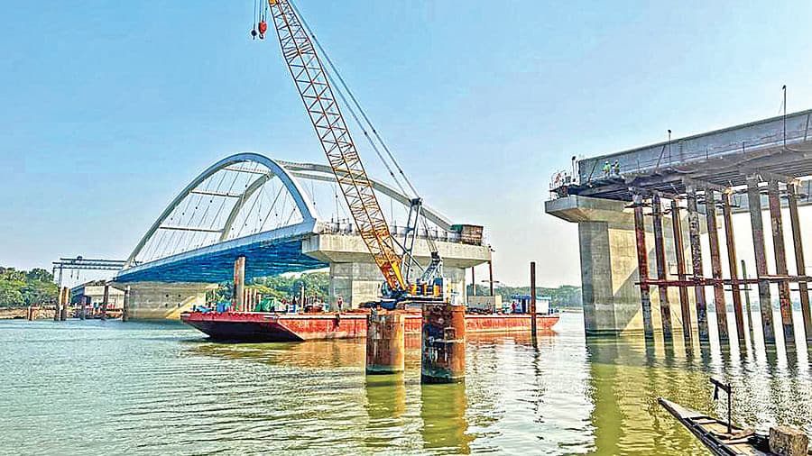 ৬ লেনের সেতু চালু জুনে