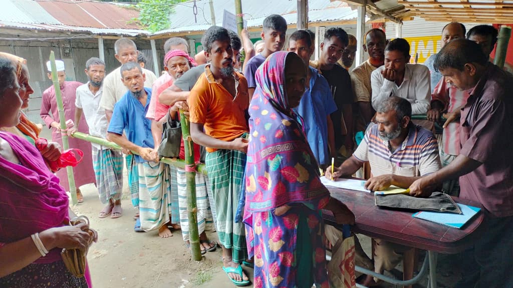 ‘এ্যালা ছাওয়াগুলাক নিয়া পেটভরে ভাত খাইম’