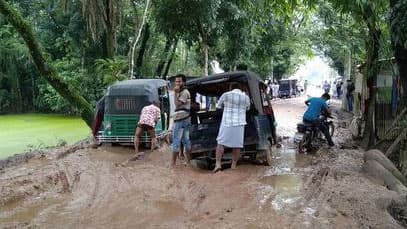 বেহাল সংযোগ সড়ক, দুর্ভোগ