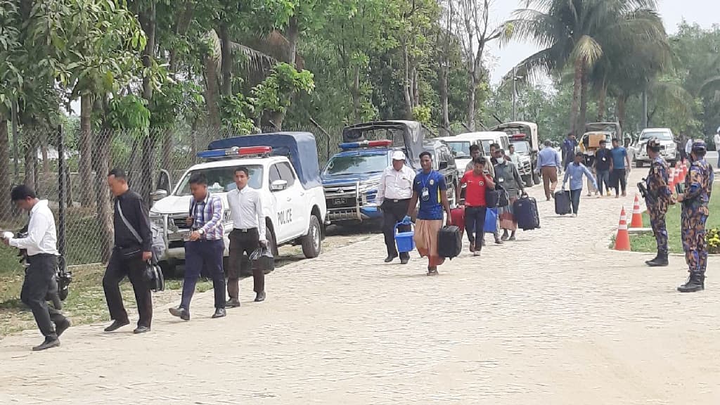 রোহিঙ্গা প্রত্যাবাসনের প্রস্তুতি: মিয়ানমারের ২২ সদস্যের প্রতিনিধিদল টেকনাফে