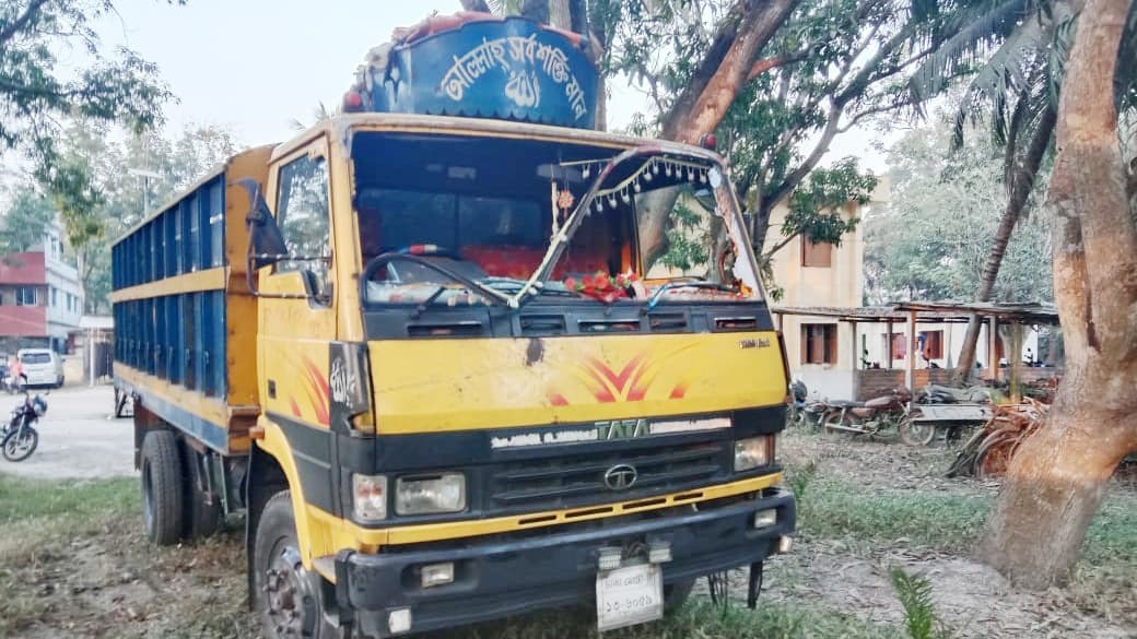 সন্তানকে ডাক্তার দেখিয়ে ফেরার পথে মায়ের মৃত্যু, আহত শিশু