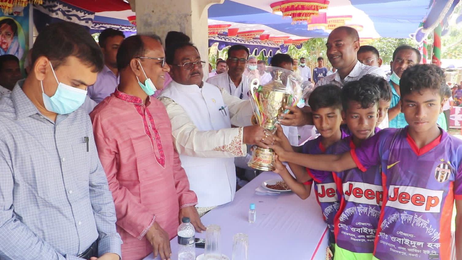 বাংলাদেশ এখন তলাবিহীন ঝুড়ি নয়: খাদ্যমন্ত্রী