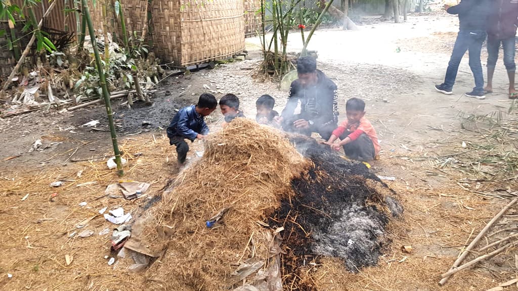 নীলফামারীতে শৈত্যপ্রবাহে নাকাল মানুষ, উড়োজাহাজ চলাচলে বিঘ্ন