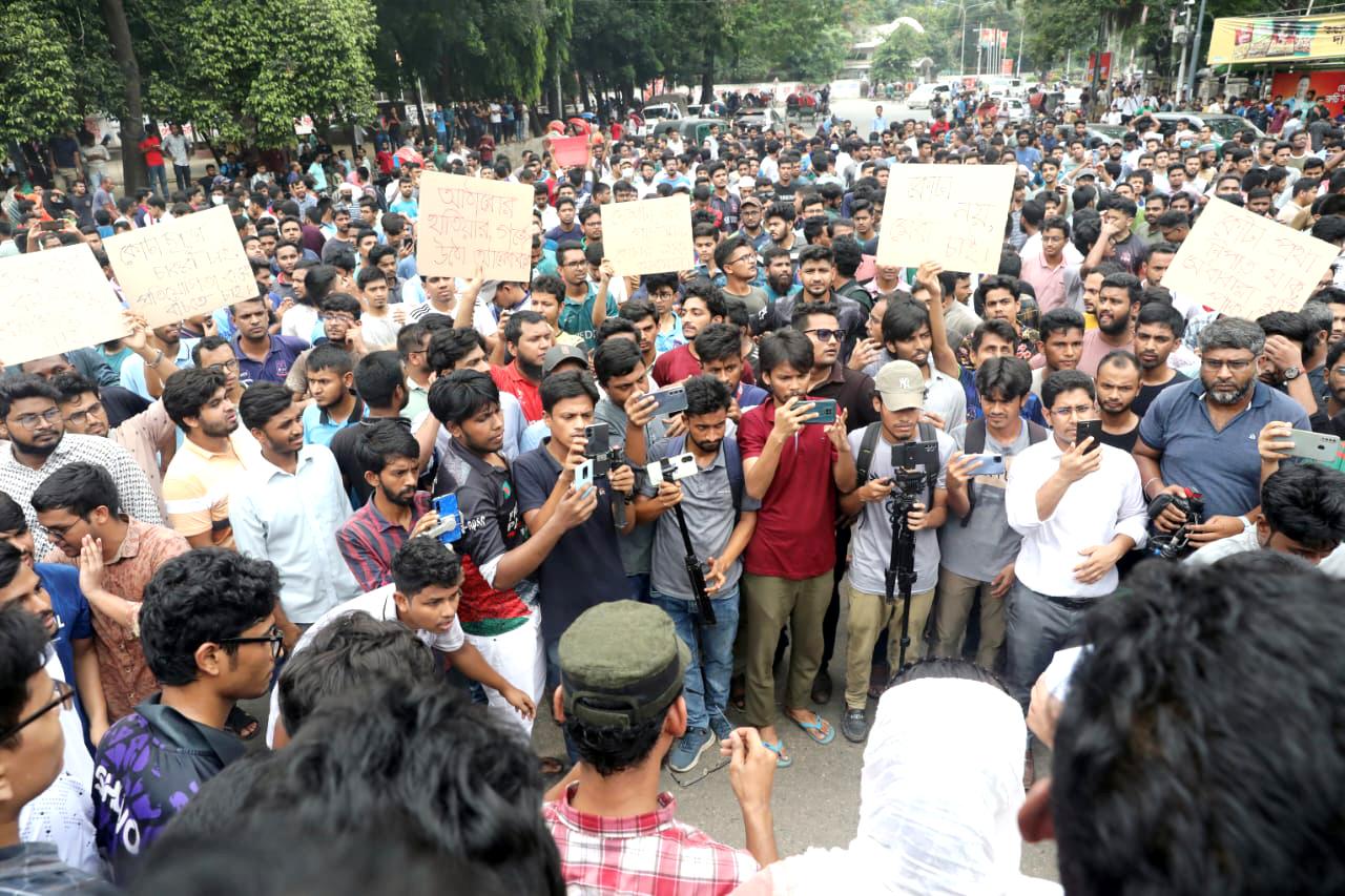 কোটা বহালের রায়ের বিরুদ্ধে পদক্ষেপ নিতে অ্যাটর্নি জেনারেলকে স্মারকলিপি