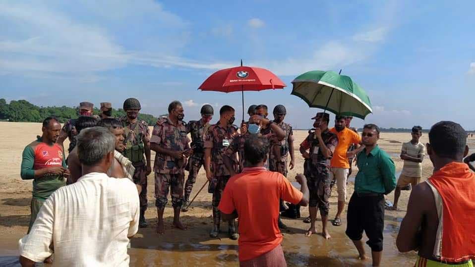 জাদুকাটায় অবৈধভাবে বালি উত্তোলনের দায়ে ১ লাখ টাকা জরিমানা