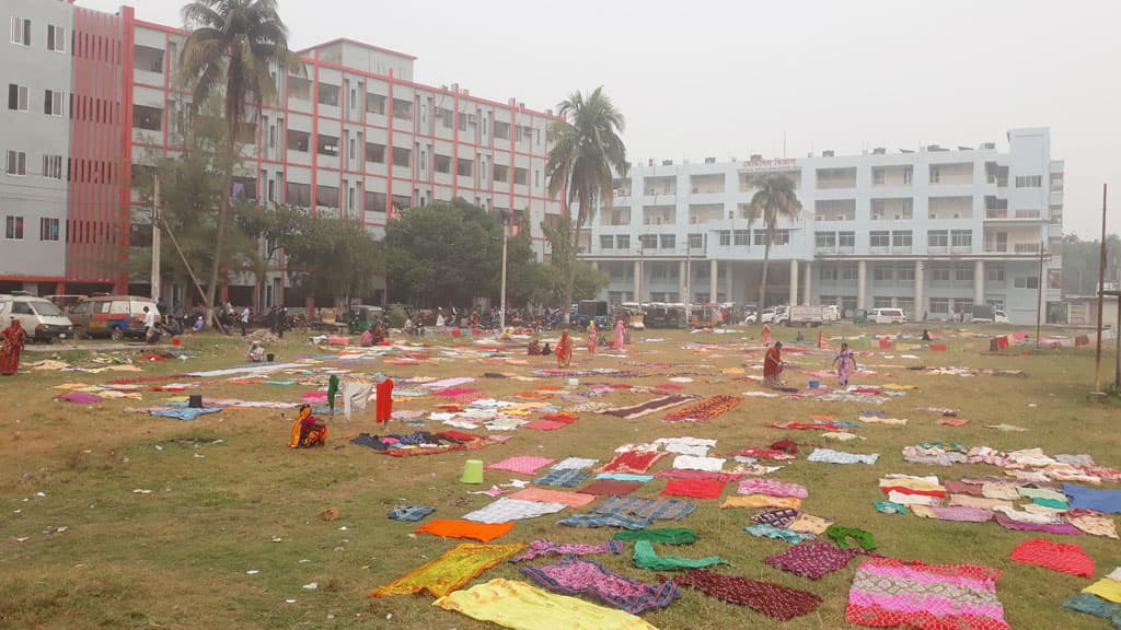 টাকা ছাড়া মেলে না সেবা