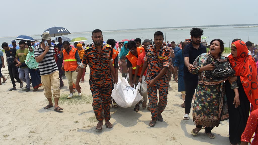 নিখোঁজের পরদিন পদ্মায় মিলল দুই বন্ধুর মরদেহ