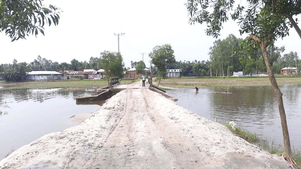 ক্ষতিগ্রস্ত সড়ক সংস্কার হয়নি