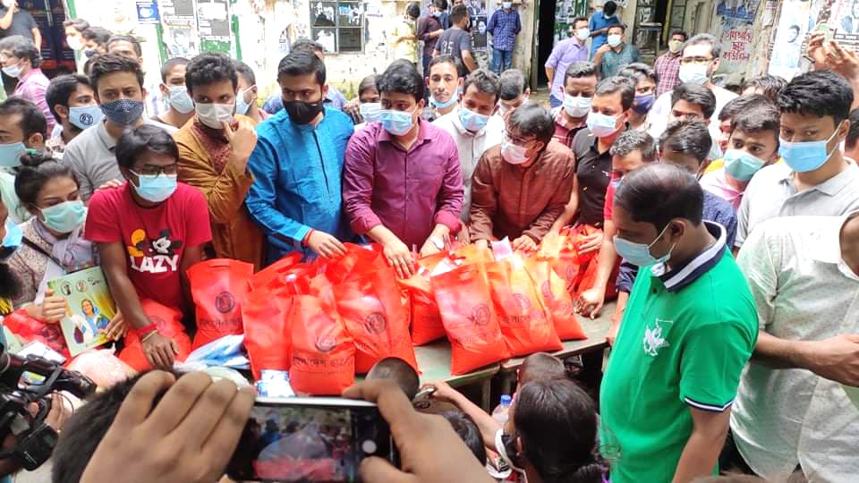 সজীব ওয়াজেদ জয়ের জন্মদিনে ছাত্রলীগের খাদ্য, শিক্ষা ও স্বাস্থ্য সামগ্রী বিতরণ